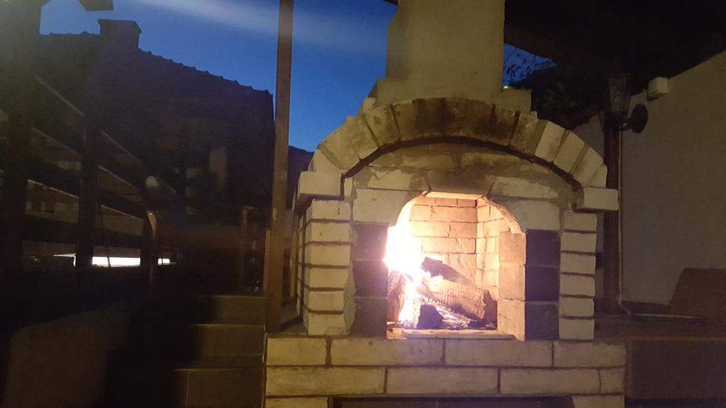 The Wild Fig Hotell Shumen Exteriör bild