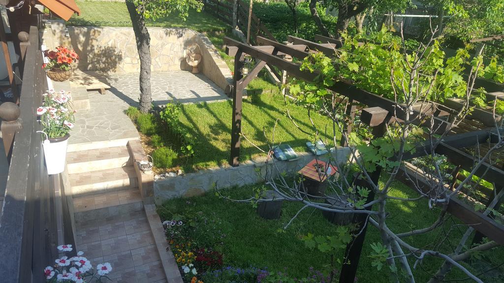 The Wild Fig Hotell Shumen Exteriör bild
